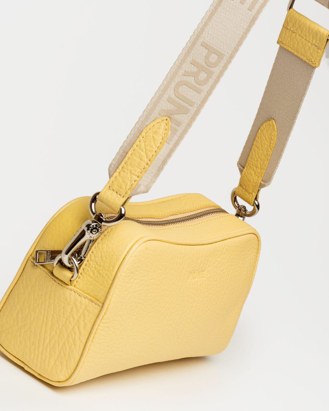 Bandolera The Club en cuero graneado